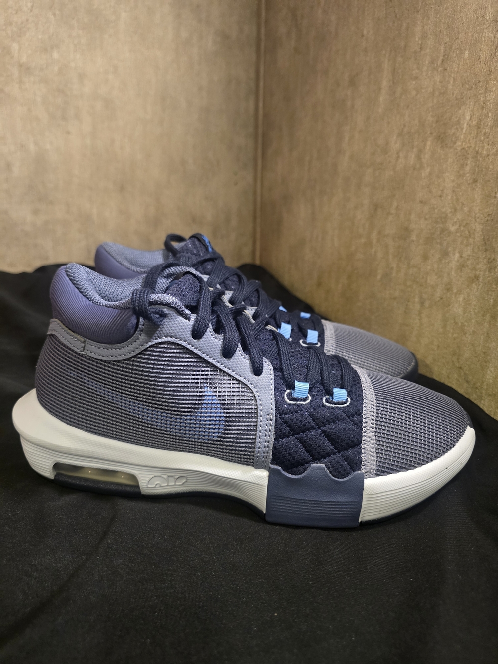 Nike LeBron Witness 8 "Ashen Slate Size 6Y